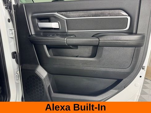 Used 2024 RAM 2500 Big Horn w/ Sport Appearance Package image 25