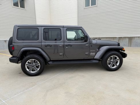 Used 2022 Jeep Wrangler Unlimited Sahara image 8