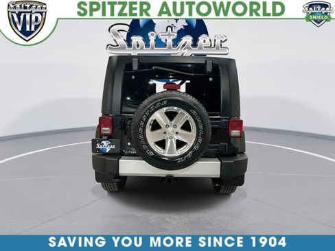 Used 2009 Jeep Wrangler Unlimited Sahara w/ Dual Top Group AWD/4WD image 9