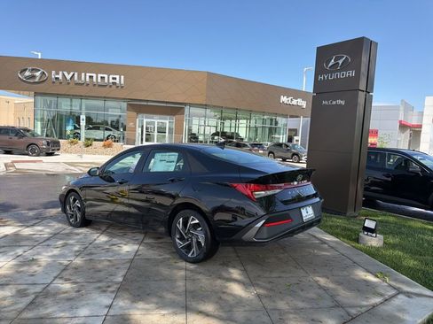 New 2025 Hyundai Elantra SEL FWD image 3