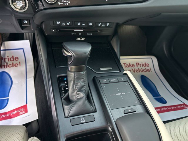 Used 2022 Lexus ES 350 Ultra Luxury w/ Accessory Package 2 FWD image 11