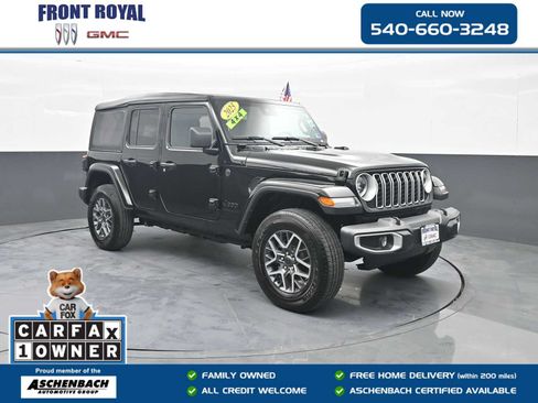 Used 2025 Jeep Wrangler Unlimited Sahara AWD/4WD image 1