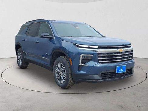 New 2026 Chevrolet Traverse LT image 3