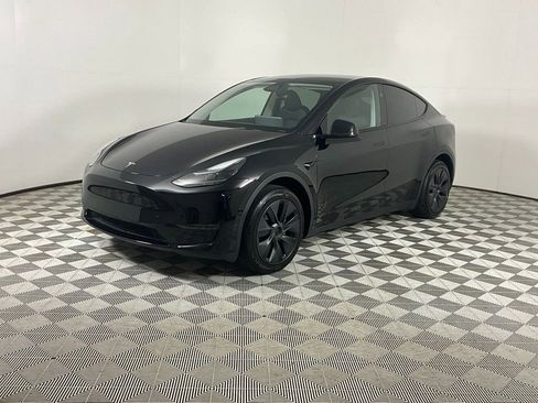 Used 2024 Tesla Model Y Long Range image 1