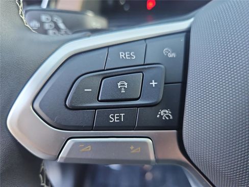 New 2026 Volkswagen Atlas SE image 17