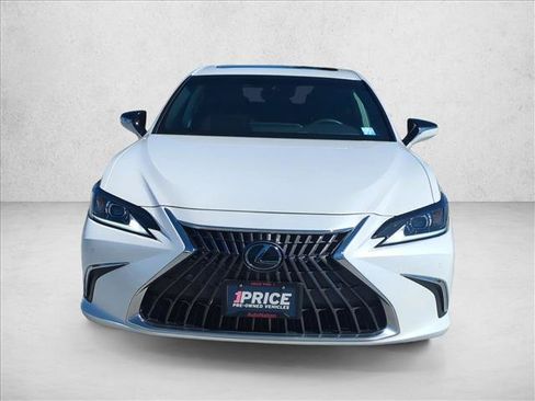 Used 2024 Lexus ES 350 w/ Premium Package FWD image 2