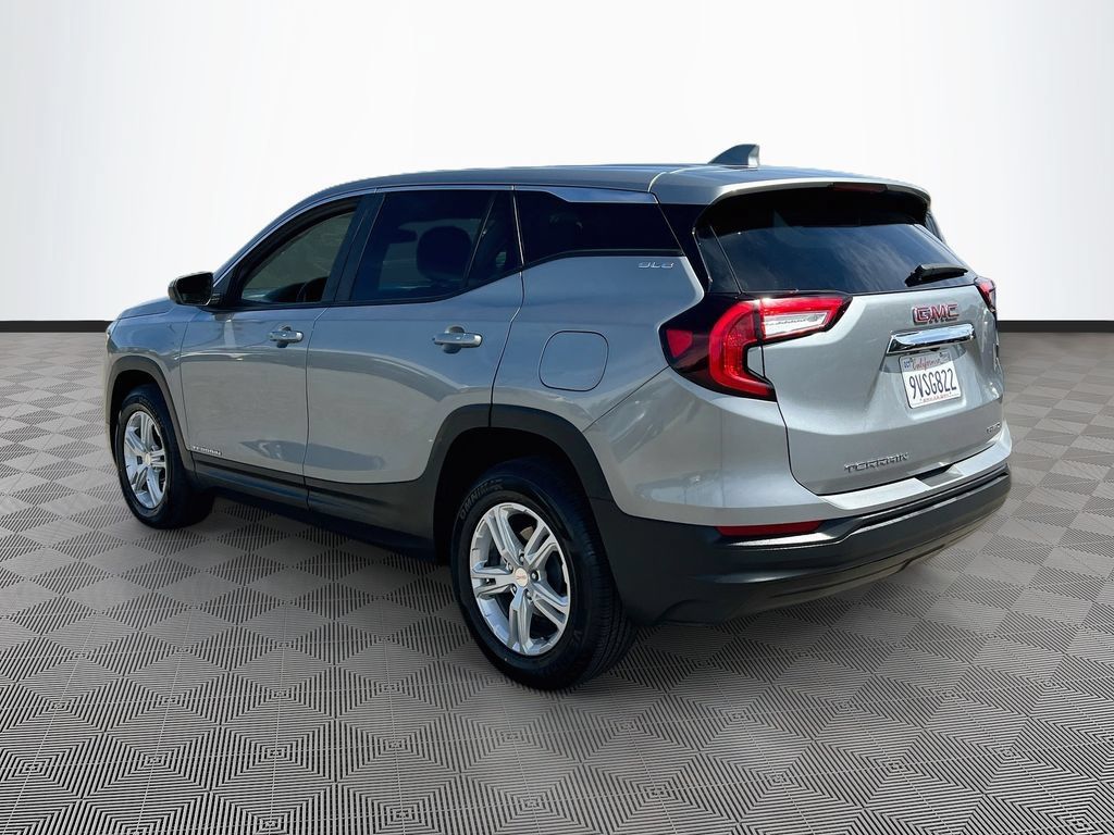 Used 2024 GMC Terrain SLE AWD/4WD image 5