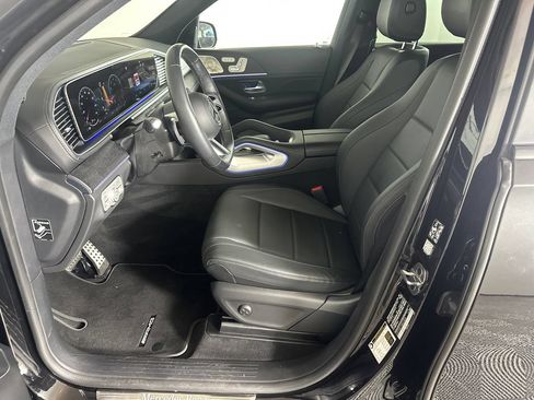 Certified 2025 Mercedes-Benz GLS 450 4MATIC image 9