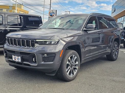 New 2024 Jeep Grand Cherokee L Overland w/ Advanced Protech Group III AWD/4WD image 4