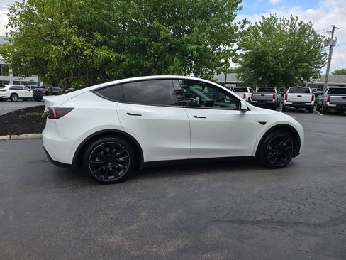 Used 2021 Tesla Model Y Long Range AWD/4WD image 8