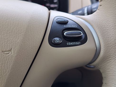 Used 2014 Nissan Pathfinder Platinum w/ Platinum Premium Package image 28