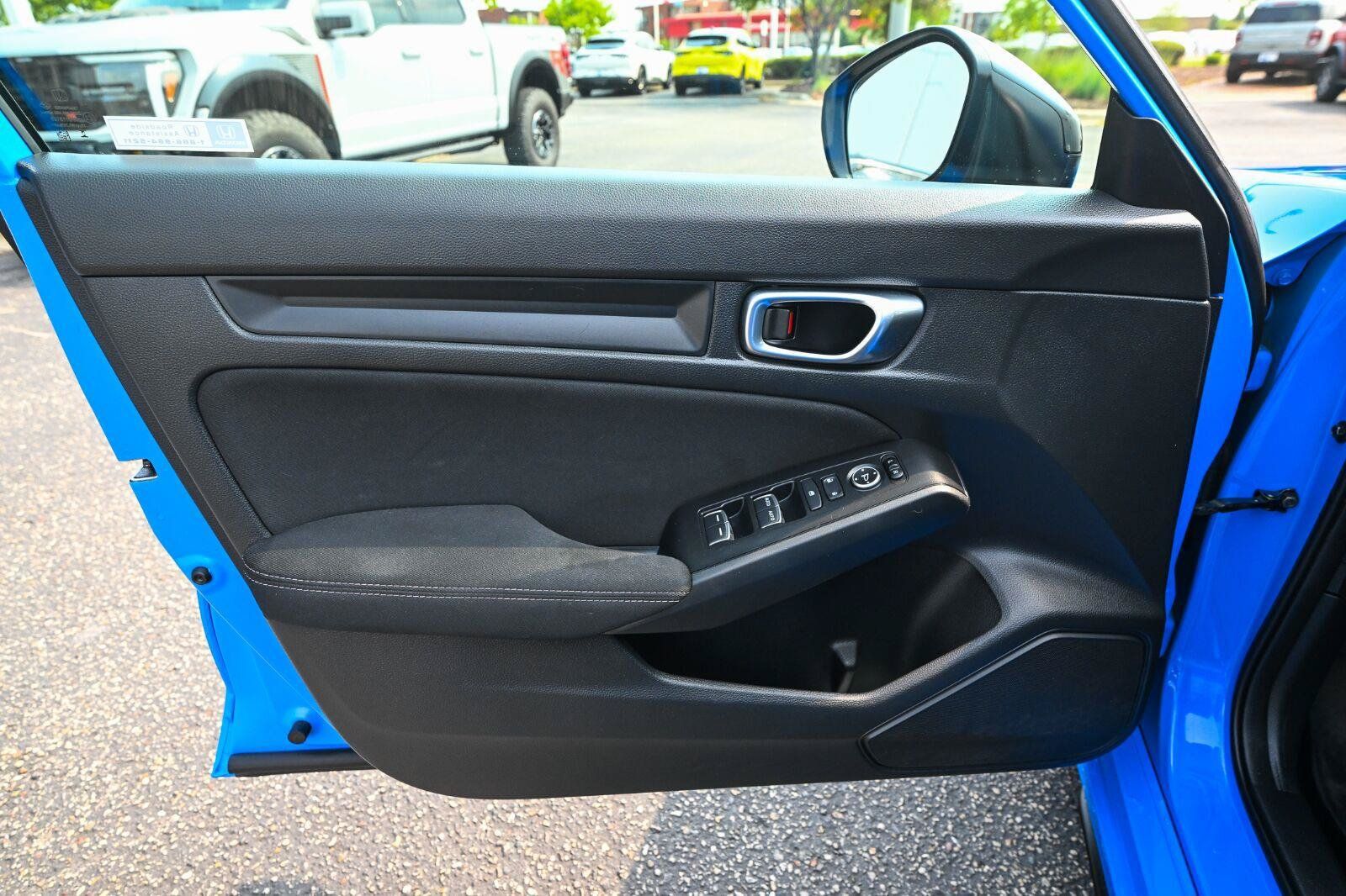 Used 2023 Honda Civic Sport image 19