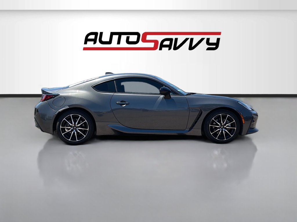 Used 2023 Toyota GR86 RWD image 8