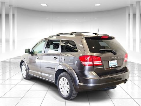Used 2019 Dodge Journey SE image 3