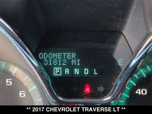 Used 2017 Chevrolet Traverse LT image 22