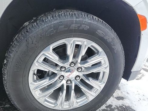 Certified 2023 GMC Yukon XL SLT w/ SLT Luxury Package image 9