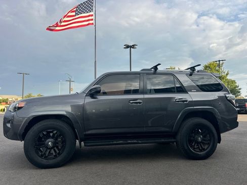 Used 2019 Toyota 4Runner SR5 AWD/4WD image 15