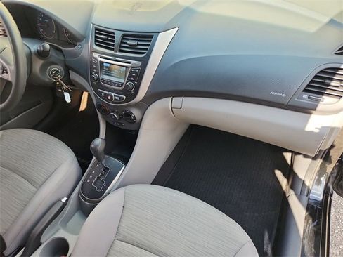 Used 2017 Hyundai Accent SE image 24