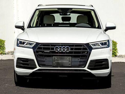 Used 2020 Audi Q5 2.0T Premium Plus w/ Premium Plus Package AWD/4WD image 3