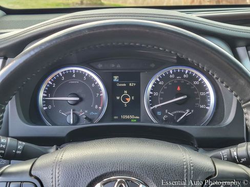 Used 2019 Toyota Highlander XLE AWD/4WD image 19