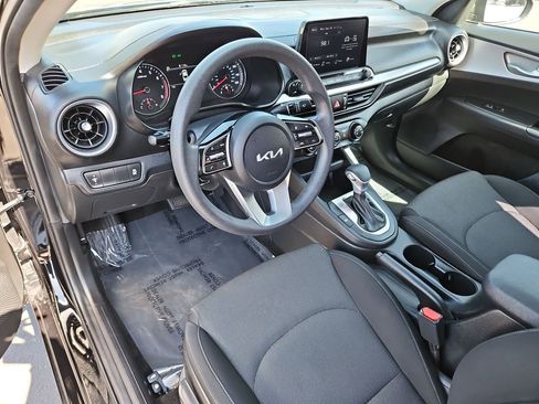 Used 2022 Kia Forte LXS image 13