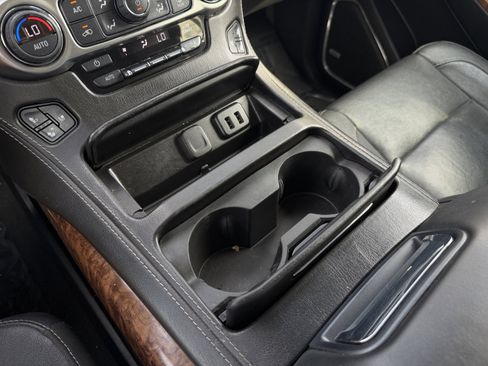 Used 2020 Chevrolet Suburban Premier image 60