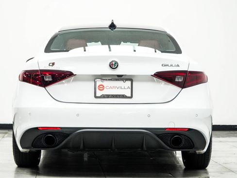 Used 2023 Alfa Romeo Giulia Veloce RWD image 12