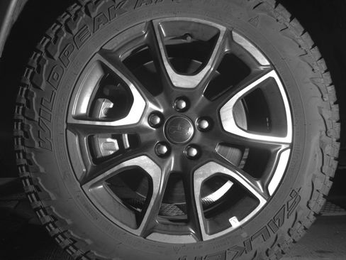 Used 2025 Jeep Compass Trailhawk AWD/4WD image 12