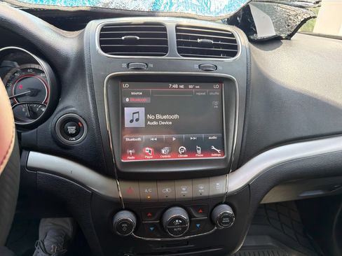 Used 2020 Dodge Journey Crossroad FWD image 8