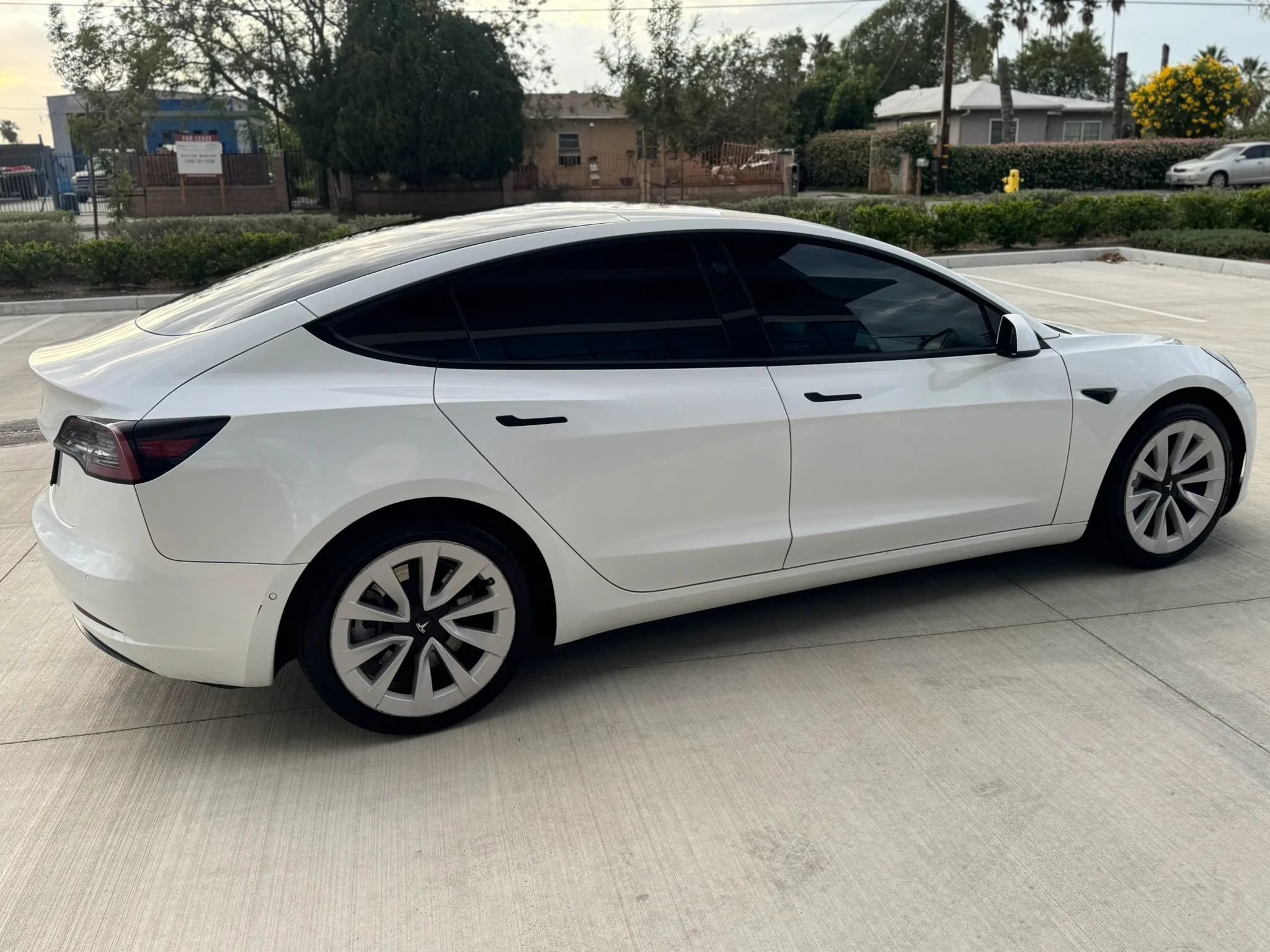 Used 2022 Tesla Model 3 Standard Range RWD image 4