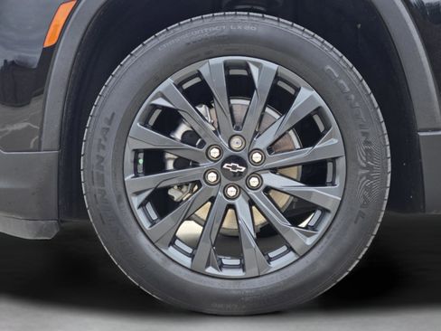 Used 2022 Chevrolet Traverse RS FWD image 11