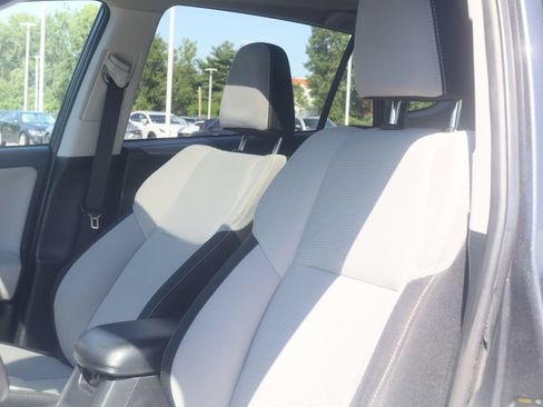 Used 2017 Toyota RAV4 XLE AWD/4WD image 27