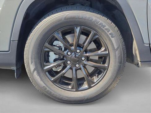 Used 2023 Jeep Cherokee Altitude Lux AWD/4WD image 24