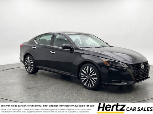 Used 2025 Nissan Altima 2.5 SV FWD image 1