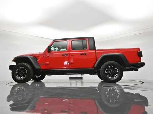 Used 2026 Jeep Gladiator Rubicon AWD/4WD image 43