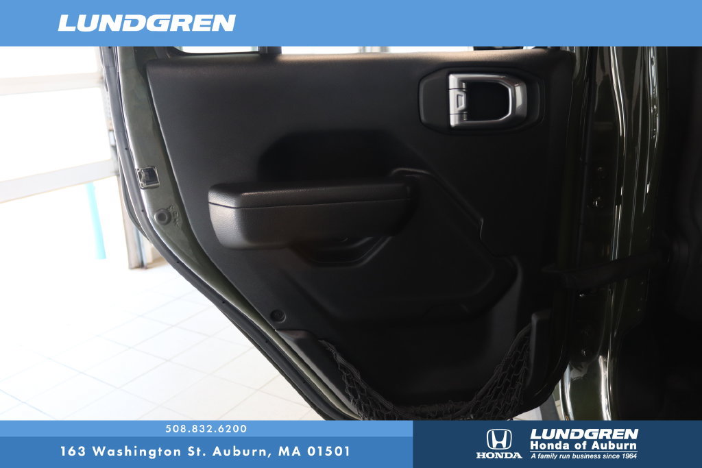 Used 2022 Jeep Gladiator Rubicon w/ LED Lighting Group AWD/4WD image 12