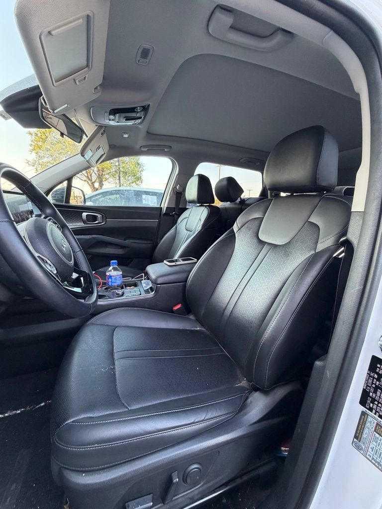 Used 2023 Kia Sorento S w/ Panoramic Sunroof Package FWD image 6