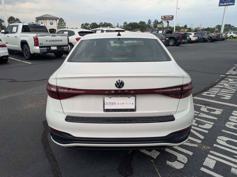 Certified 2025 Volkswagen Jetta Sport FWD image 6