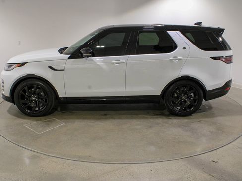 Used 2024 Land Rover Discovery Dynamic SE image 2