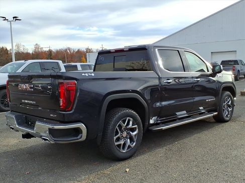 New 2026 GMC Sierra 1500 SLT image 6
