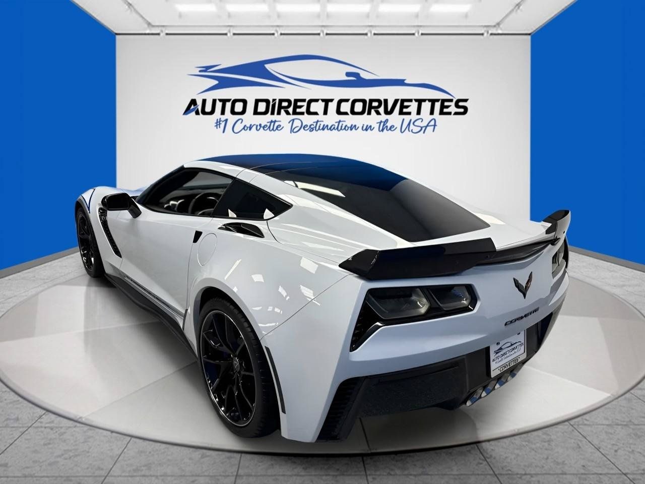 Used 2018 Chevrolet Corvette Z06 w/ Carbon 65 Edition RWD image 39