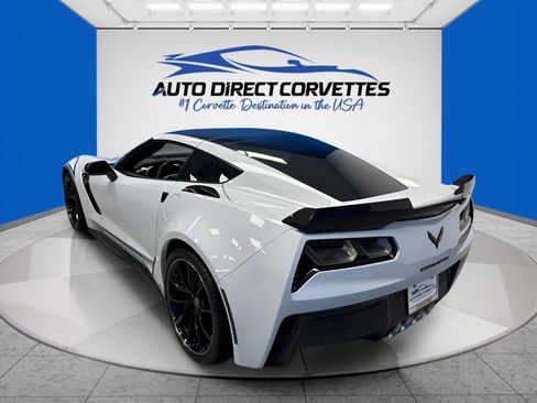 Used 2018 Chevrolet Corvette Z06 w/ Carbon 65 Edition RWD image 39