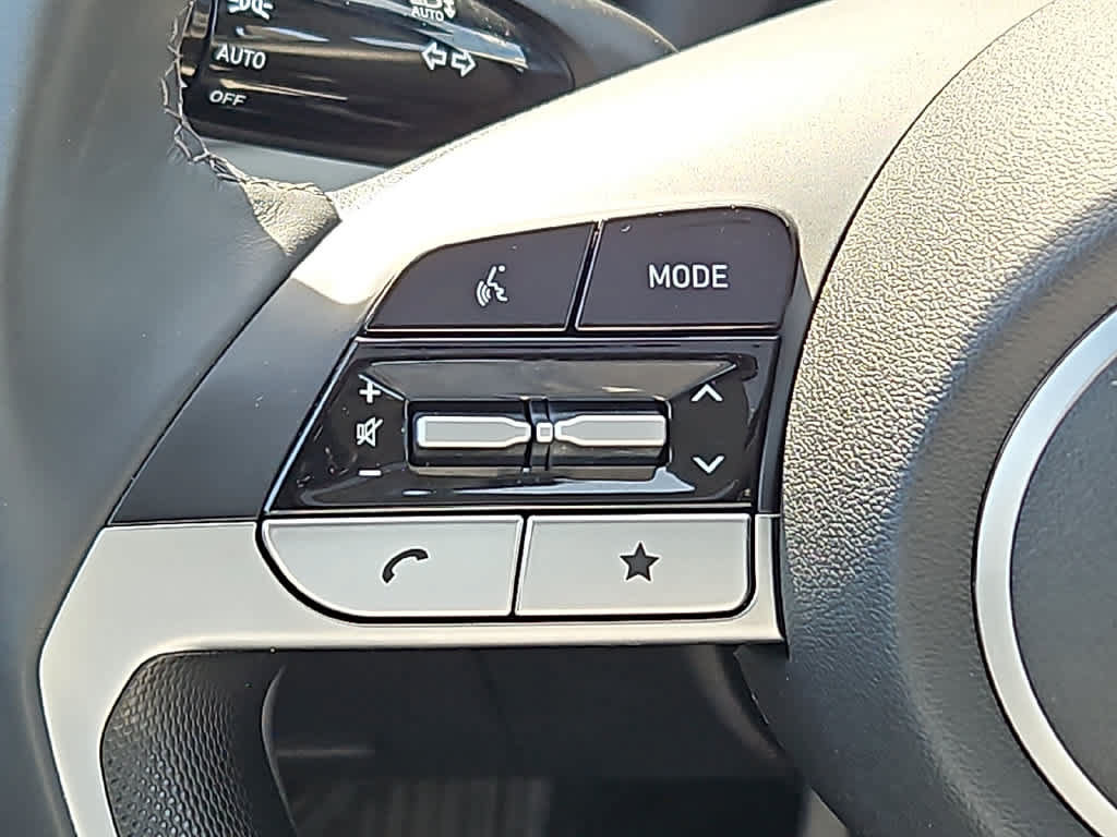 Used 2024 Hyundai Elantra Limited FWD image 21