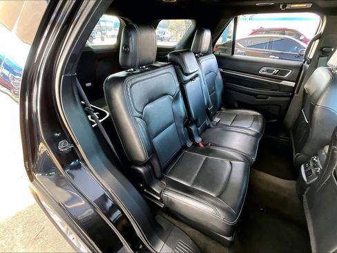 Used 2016 Ford Explorer Limited image 19