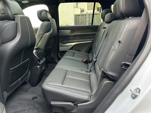 New 2026 Cadillac Vistiq Sport image 15