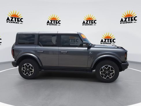 Used 2024 Ford Bronco Outer Banks AWD/4WD image 9