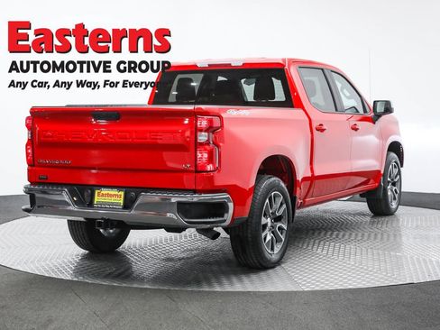Used 2023 Chevrolet Silverado 1500 LT AWD/4WD image 5