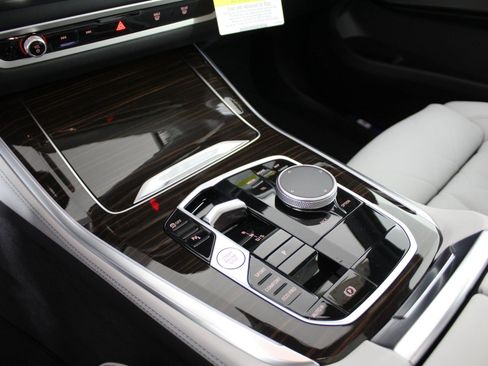 New 2026 BMW X5 sDrive40i w/ Climate Comfort Package image 16