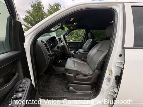 Used 2024 RAM 3500 Tradesman w/ Chrome Appearance Group AWD/4WD image 12
