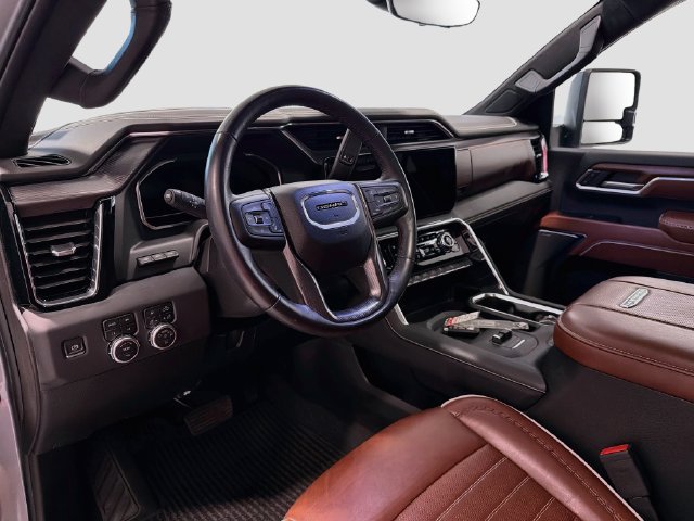 Used 2025 GMC Sierra 2500 Denali Ultimate AWD/4WD image 9